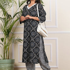 Be You Bandhani Printed V-Neck Straight Kurta With Salwar